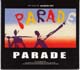 Parade - Avec 'Parade', c'est à une grande fête que nous convie Jacques Tati, s'ingéniant à faire se rencontrer spectateurs, artistes, enfants et lui-même. Le spectacle auquel le public participe, alterne cirque et music-hall, et Tati, en Monsieur Loyal, présente ses plus célèbres numéros: le football, le cheval, la pêche... Mais l'art du réalisateur s'exerce aussi sur les coulisses de la fête, depuis l'arrivée des spectateurs, jusqu'aux multiples réactions de la salle. Un hommage de Tati à ses premières amours avec un très émouvant numéro à la Chaplin. 
