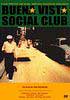 BUENA VISTA SOCIAL CLUB - Compay segundo - .Mars 1996, la firme de disuqe World Circuit, basée à Londres, a organisé un voyage à la Havane pour faire des enregistrements. Il n'a fallu guère plus de 15 jours pour enregistrer 3 albums, dont 'The Buena Vista Social Club'. A l'origine, l'idée du projet était de rassembler des guitaristes africains et des guitaristes cubains.Nick Gold de World Circuit avait invité Ry Cooder avec qui il avait déjà travaillé sur Talking Timbuku. Cooder donna une réponse positive. Les africains n'ont pu se rendre à La Havane mais le projet fut maintenu. 